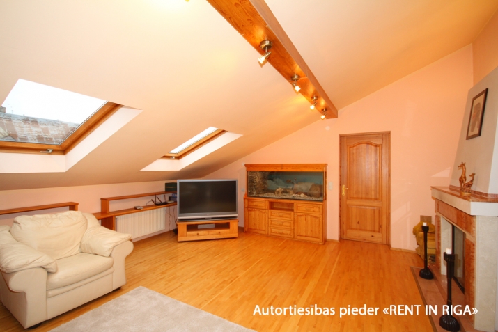Izīrē dzīvokli, Kr.Valdemāra iela 75, Rīga, Labais krasts, Centrs / 650 € 1
