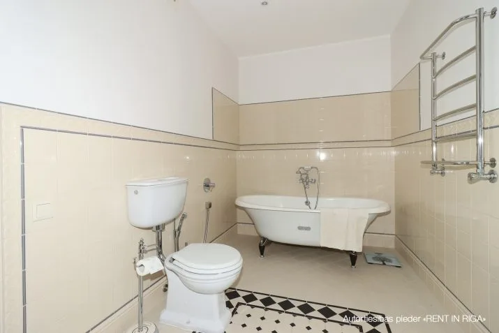 Izīrē māju, Pliekšāna iela 29, Jūrmala, Majori / 2 600 € 17
