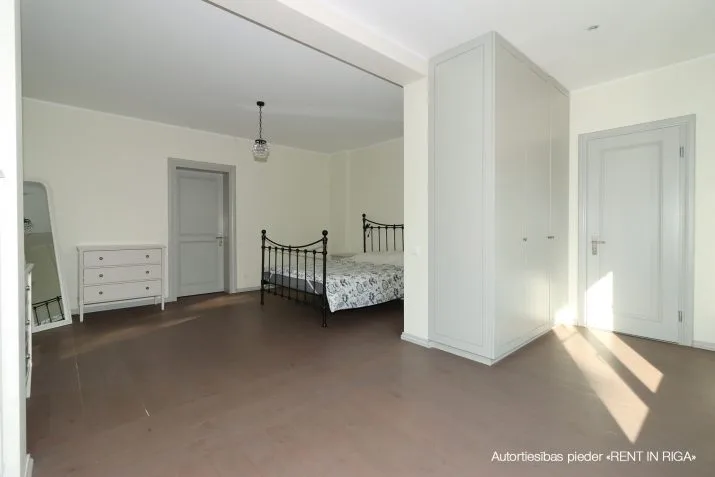 Izīrē māju, Pliekšāna iela 29, Jūrmala, Majori / 2 600 € 15