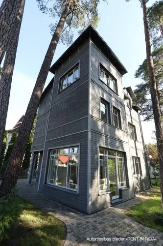 Izīrē māju, Pliekšāna iela 29, Jūrmala, Majori / 2 600 € 42