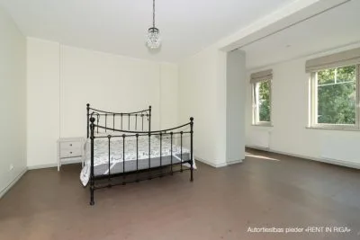 Izīrē māju, Pliekšāna iela 29, Jūrmala, Majori / 2 600 € 13