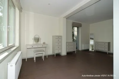 Izīrē māju, Pliekšāna iela 29, Jūrmala, Majori / 2 600 € 14