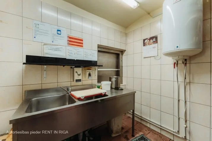 Izīrē tirdzniecības telpas, Vaļņu iela 12, Rīga, Labais krasts, Vecrīga / 3 200 € 12