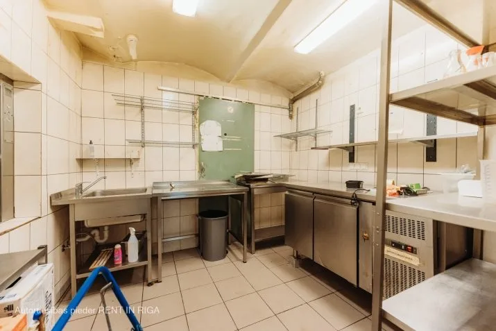 Izīrē tirdzniecības telpas, Vaļņu iela 12, Rīga, Labais krasts, Vecrīga / 3 200 € 11