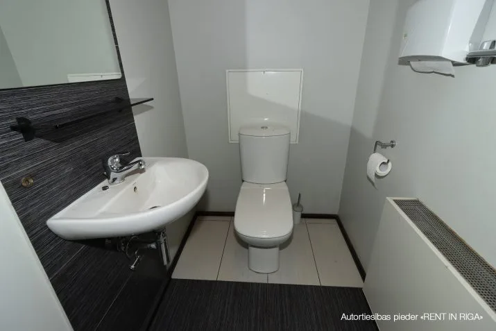 Izīrē biroju, Dārzaugļu iela 1, Rīga, Labais krasts, Centrs / 1 000 € 10