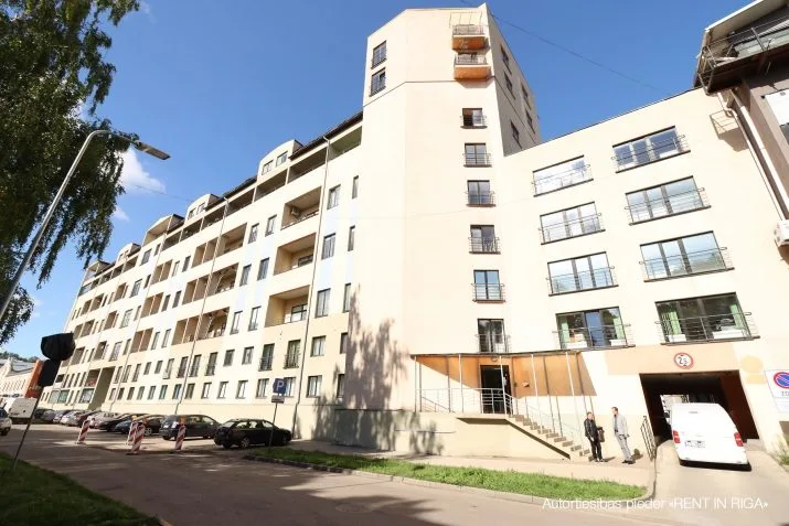 Izīrē biroju, Dārzaugļu iela 1, Rīga, Labais krasts, Centrs / 1 000 € 15