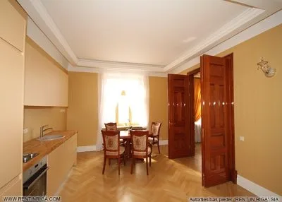 Izīrē dzīvokli, Tērbatas iela 4, Rīga, Labais krasts, Centrs / 630 € 1