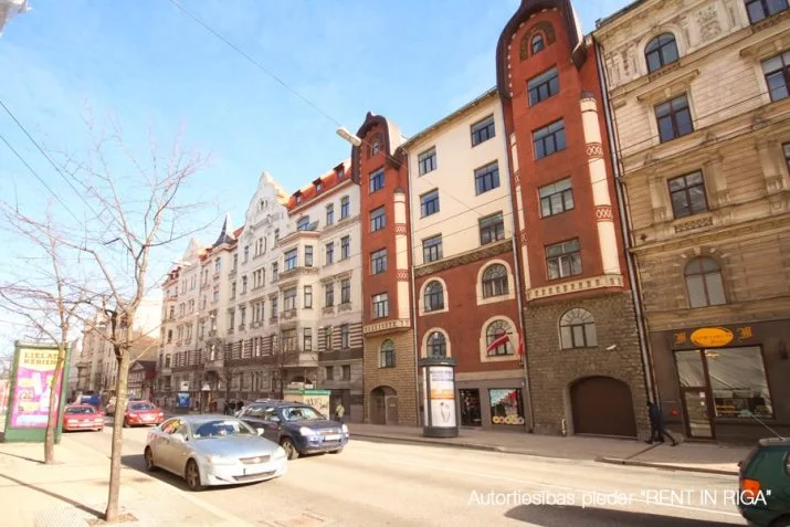 Valdemāra iela 18 1