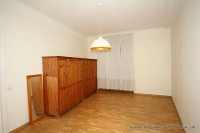 Izīrē dzīvokli, Tērbatas iela 9, Rīga, Labais krasts, Centrs / 840 € 4