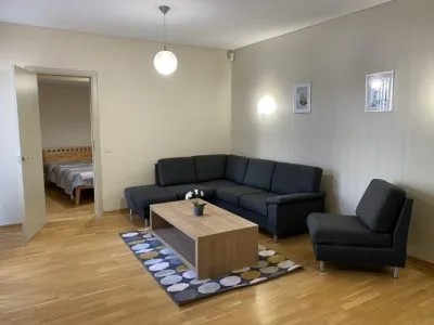 Izīrē dzīvokli, Kalpaka iela 7, Rīga, Labais krasts, Centrs / 780 € 1