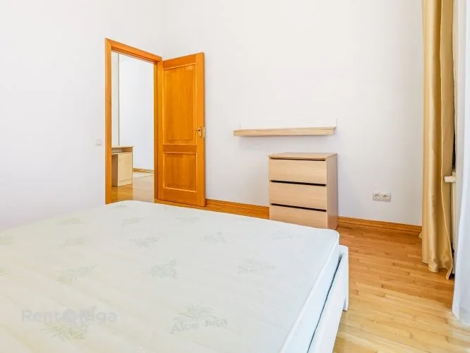 Izīrē dzīvokli, Strēlnieku iela 2, Rīga, Labais krasts, Centrs / 580 € 12