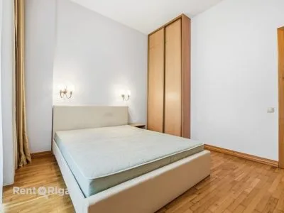 Izīrē dzīvokli, Strēlnieku iela 2, Rīga, Labais krasts, Centrs / 580 € 11