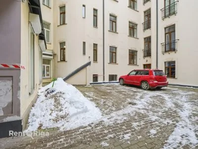 Izīrē dzīvokli, Strēlnieku iela 2, Rīga, Labais krasts, Centrs / 580 € 15