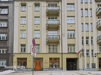 Izīrē dzīvokli, Strēlnieku iela 2, Rīga, Labais krasts, Centrs / 580 € 17