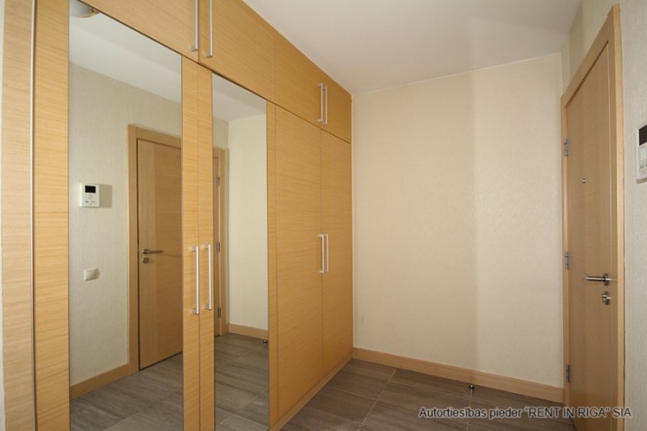 Izīrē dzīvokli, Lielirbes iela 13, Rīga, Kreisais krasts, Šampēteris / 650 € 12