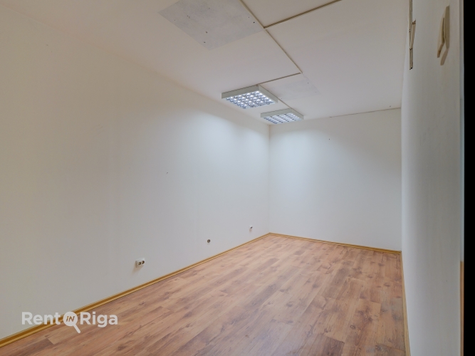 Izīrē komercplatību, Merķeļa iela 6, Rīga, Labais krasts, Centrs / 474 € 8