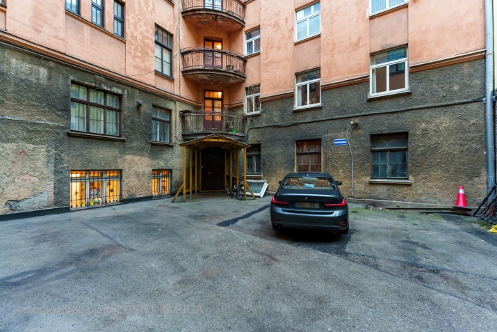 Izīrē dzīvokli, Dzirnavu iela 73, Rīga, Labais krasts, Centrs / 470 € 16