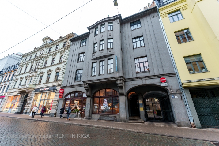 Izīrē dzīvokli, Dzirnavu iela 73, Rīga, Labais krasts, Centrs / 470 € 18