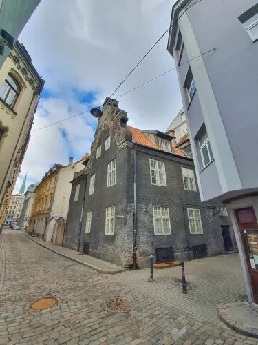 Mazā Smilšu iela 8 2