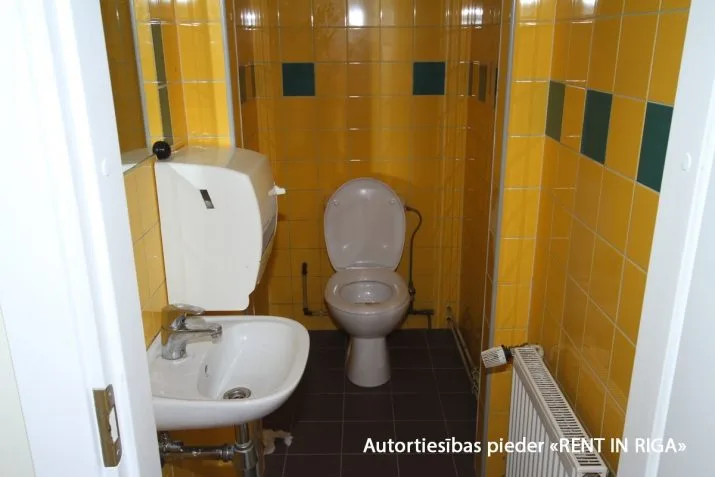 Izīrē tirdzniecības telpas, Hipokrāta iela 26, Rīga, Labais krasts, Mežciems / 15 680 € 18