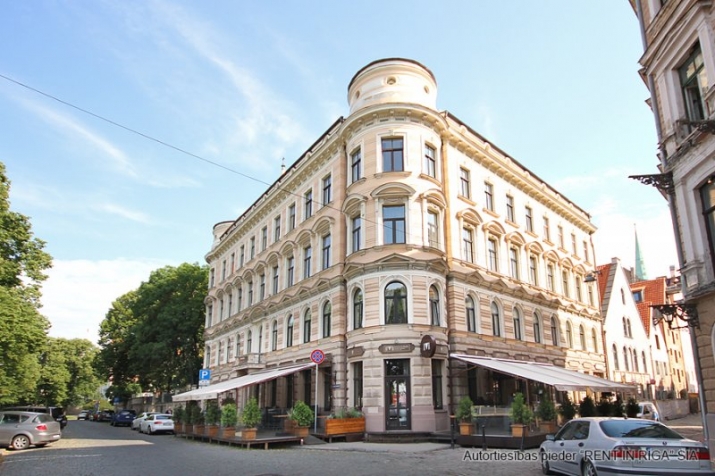 Image 1 of 22