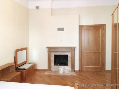 Izīrē dzīvokli, Valdemāra iela 53, Rīga, Labais krasts, Centrs / 400 € 1