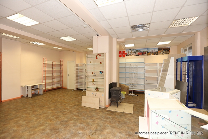 Izīrē tirdzniecības telpas, Jēzusbaznīcas iela 7a, Rīga, Labais krasts, Centrs / 15 000 € 16