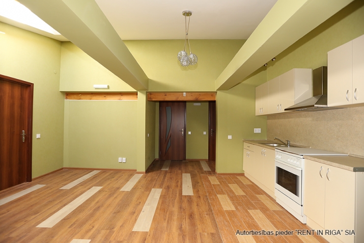 Izīrē tirdzniecības telpas, Jēzusbaznīcas iela 7a, Rīga, Labais krasts, Centrs / 15 000 € 28