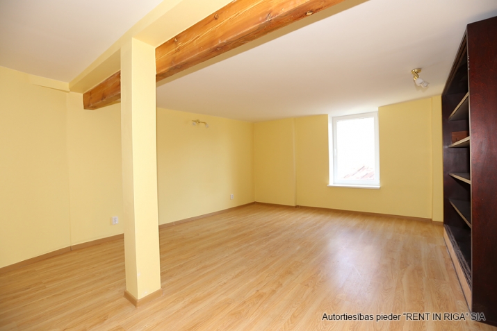 Izīrē tirdzniecības telpas, Jēzusbaznīcas iela 7a, Rīga, Labais krasts, Centrs / 15 000 € 34