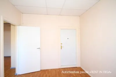Izīrē biroju, Bauskas iela 22, Rīga, Kreisais krasts, Torņkalns / 688 € 11