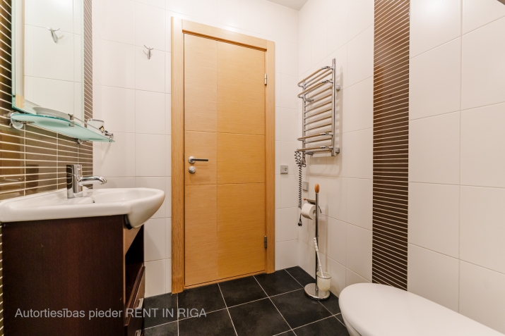 Izīrē dzīvokli, Rūpniecības iela 21, Rīga, Labais krasts, Centrs / 1 700 € 18