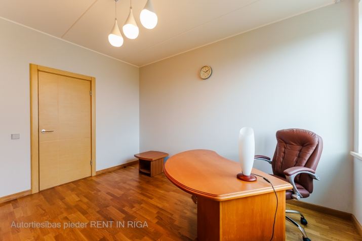 Izīrē dzīvokli, Rūpniecības iela 21, Rīga, Labais krasts, Centrs / 1 700 € 11