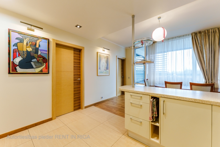Izīrē dzīvokli, Rūpniecības iela 21, Rīga, Labais krasts, Centrs / 1 700 € 2