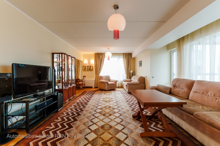 Izīrē dzīvokli, Rūpniecības iela 21, Rīga, Labais krasts, Centrs / 1 700 € 5