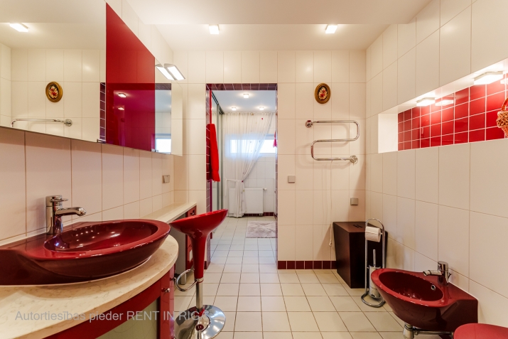 Izīrē dzīvokli, Rūpniecības iela 21, Rīga, Labais krasts, Centrs / 1 700 € 19