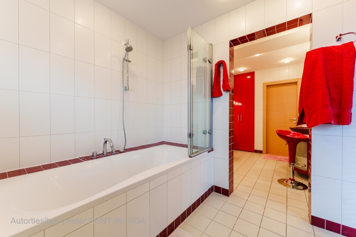 Izīrē dzīvokli, Rūpniecības iela 21, Rīga, Labais krasts, Centrs / 1 700 € 22