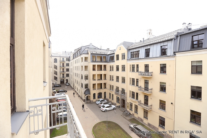 Kr. Valdemāra iela 33 4