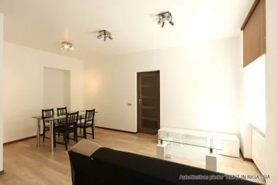 Izīrē dzīvokli, Lenču iela 2, Rīga, Labais krasts, Centrs / 550 € 2