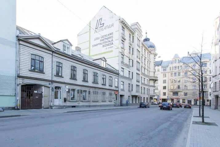 Izīrē dzīvokli, Lāčplēša iela 2, Rīga, Labais krasts, Centrs / 450 € 8