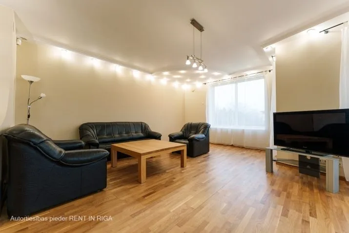 Pārdod māju, Kabiles iela 29, Mārupes novads, Mārupe / 430 000 € 12