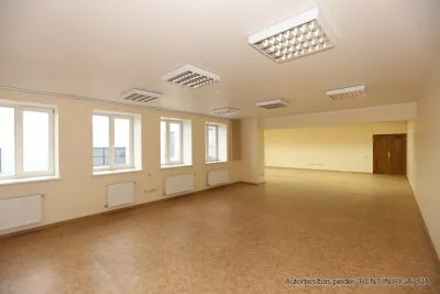 Аренда офиса, Daugavgrīvas улица 83, Rīga, Iļģuciems / 1212 € 3