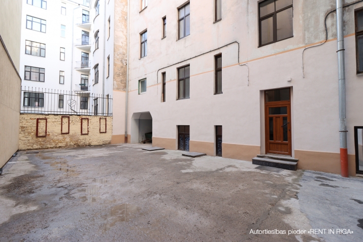 Apartment For Rent, Lāčplēša street 18, Rīga, Labais krasts, Centrs / 700 € 16