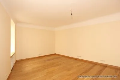 Izīrē biroju, Vaļņu iela 5, Rīga, Labais krasts, Vecrīga / 1 080 € 3
