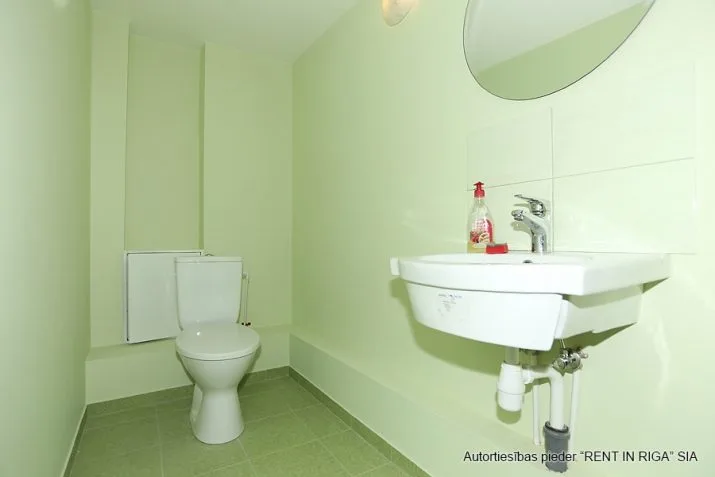 Izīrē tirdzniecības telpas, Jēzusbaznīcas iela 7a, Rīga, Labais krasts, Centrs / 15 000 € 37