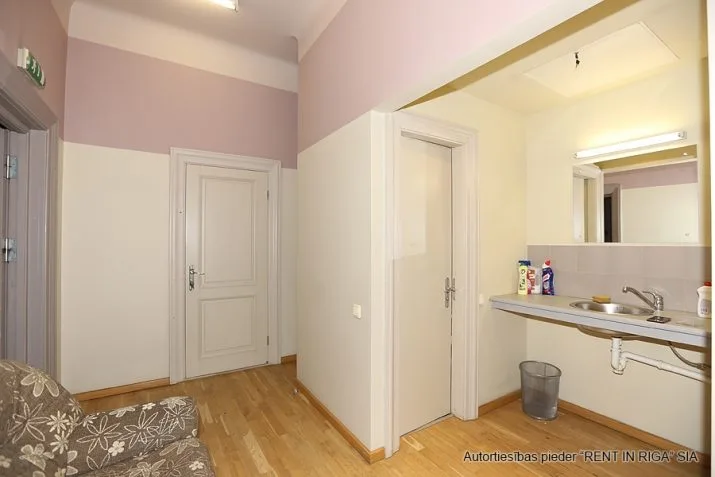 Izīrē biroju, Grēcinieku iela 1, Rīga, Labais krasts, Vecrīga / 720 € 8