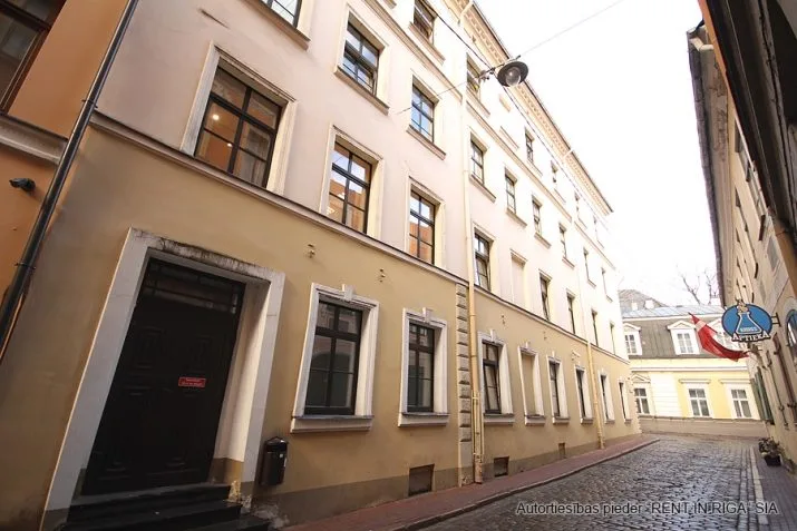 Mazā pils iela 13 2