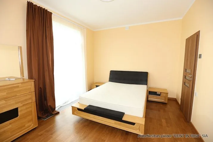 Pārdod dzīvokli, Peldu iela 3, Jūrmala, Pumpuri / 400 000 € 10