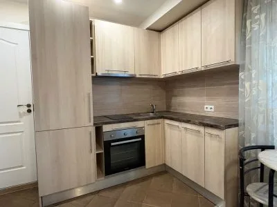 Izīrē dzīvokli, Ādmiņu iela 5, Rīga, Labais krasts, Centrs / 270 € 3