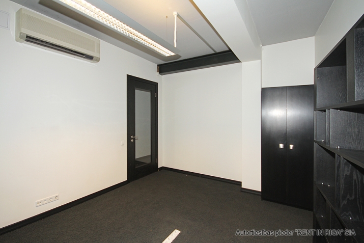 Izīrē biroju, Hospitāļu iela 23, Rīga, Labais krasts, Centrs / 850 € 9