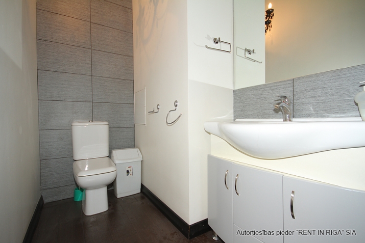 Izīrē biroju, Hospitāļu iela 23, Rīga, Labais krasts, Centrs / 850 € 13